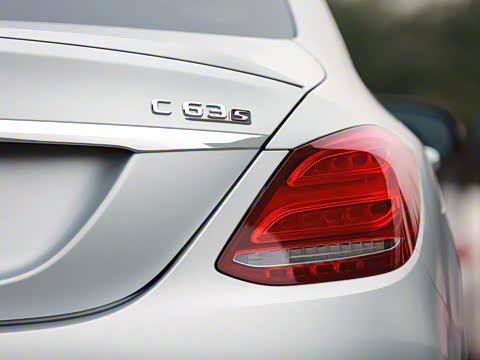 2017�� AMG C 63 S