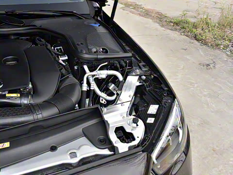 2021�� �Ŀ� E 300 L �˶�ʱ����