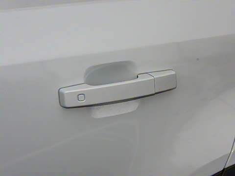 2022�� 110 P400e