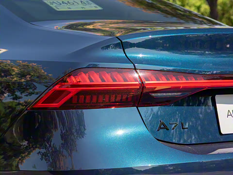 2022�� 55 TFSI quattro S-line ��Զ���׺���װ