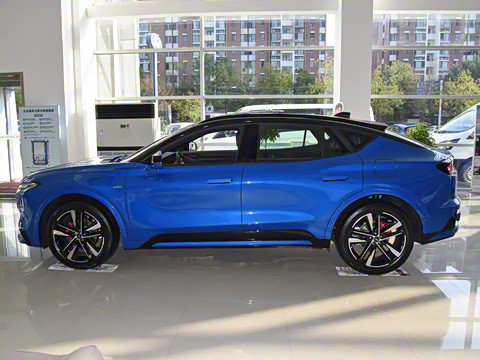 2022�� EcoBoost 245 ST-Line