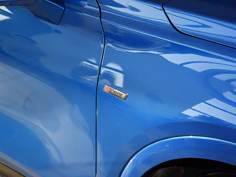 2022�� EcoBoost 245 ST-Line