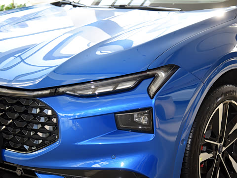 2022�� EcoBoost 245 ST-Line