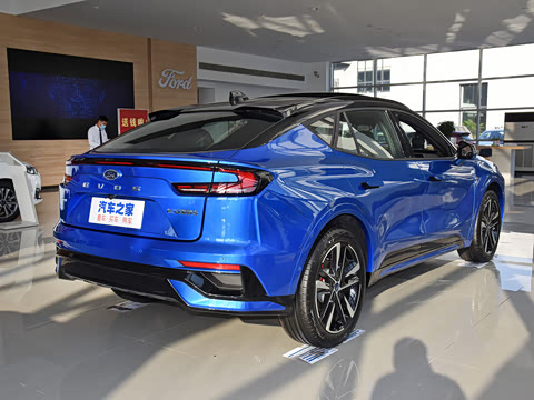 2022�� EcoBoost 245 ST-Line