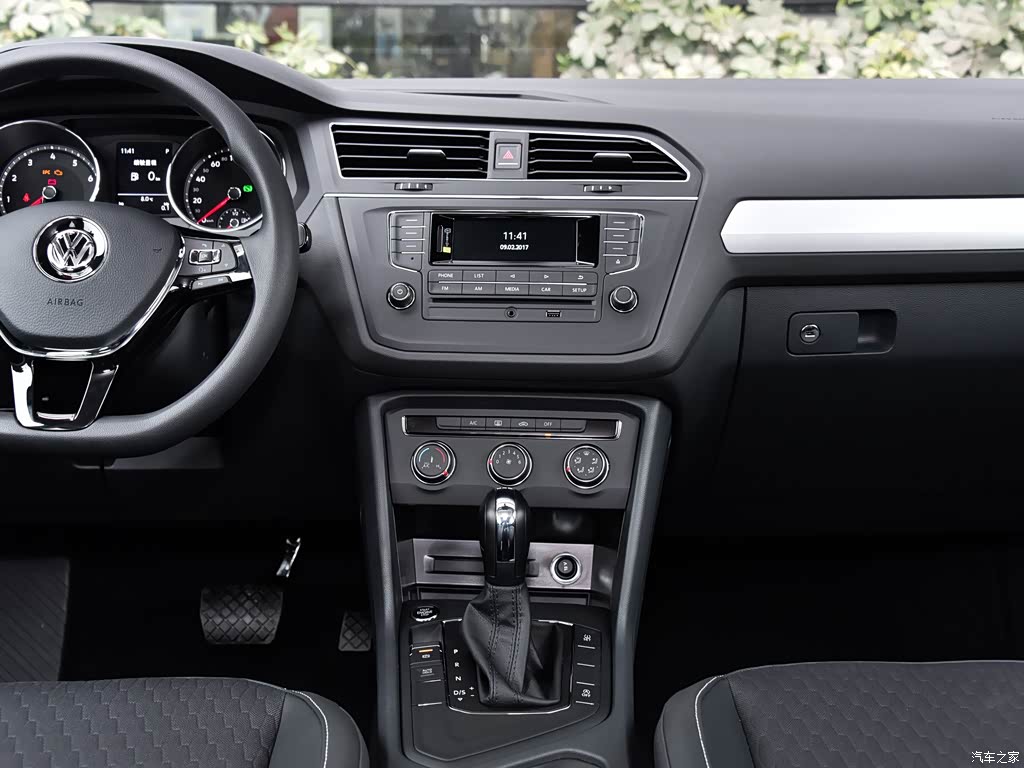 上汽大众 途观l 2017款 330tsi 自动两驱风尚版 中控方向盘 已经是
