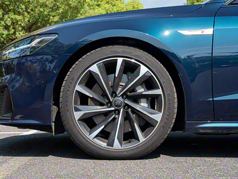 2022�� 55 TFSI quattro S-line ��Զ���׺���װ