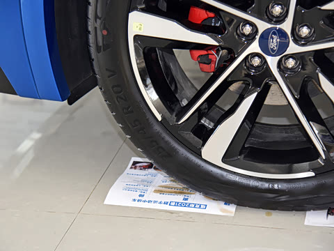 2022�� EcoBoost 245 ST-Line