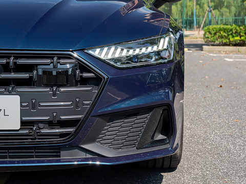 2022�� 55 TFSI quattro S-line ��Զ���׺���װ