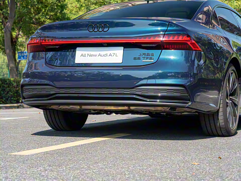 2022�� 55 TFSI quattro S-line ��Զ���׺���װ