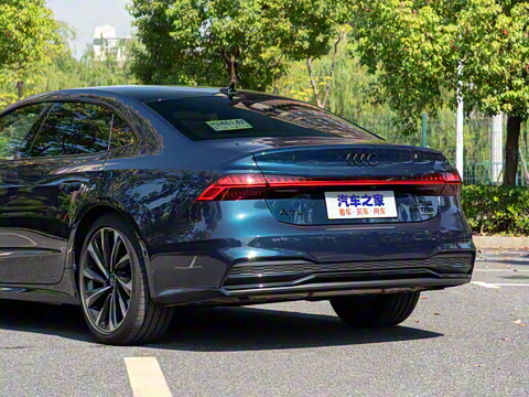 2022�� 55 TFSI quattro S-line ��Զ���׺���װ