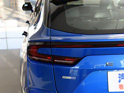 2022�� EcoBoost 245 ST-Line