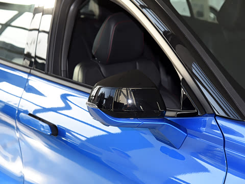 2022�� EcoBoost 245 ST-Line