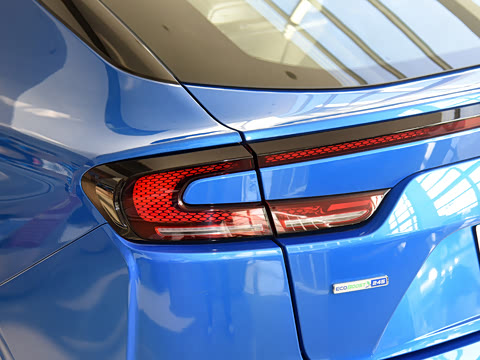 2022�� EcoBoost 245 ST-Line