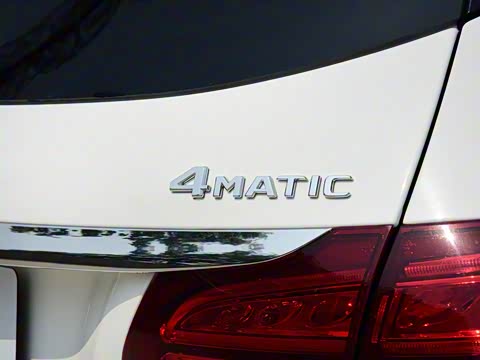 2017�� �Ŀ� C 200 4MATIC ���нγ�