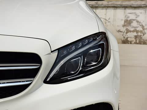 2017�� �Ŀ� C 200 4MATIC ���нγ�