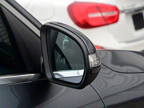 2016�� GLC 260 4MATIC ������