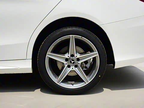 2017�� �Ŀ� C 200 4MATIC ���нγ�