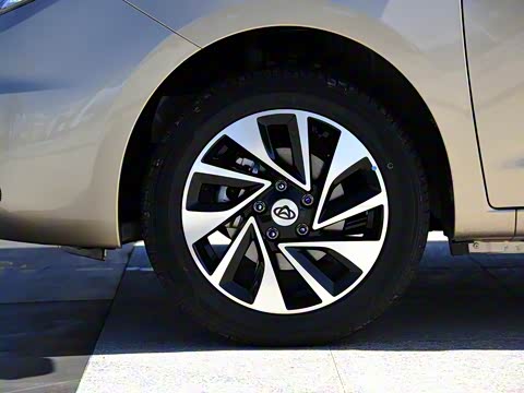 2016�� 1.5L �ֶ�������7��