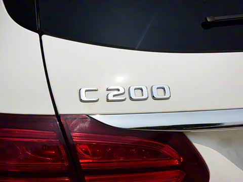 2017�� �Ŀ� C 200 4MATIC ���нγ�