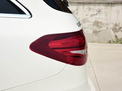 2017�� �Ŀ� C 200 4MATIC ���нγ�