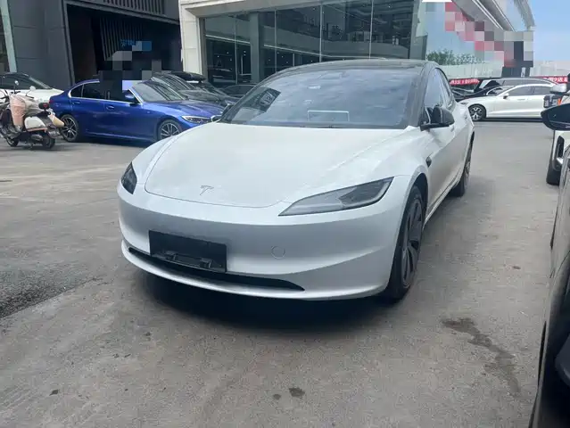 Tesla Model 3 2023
