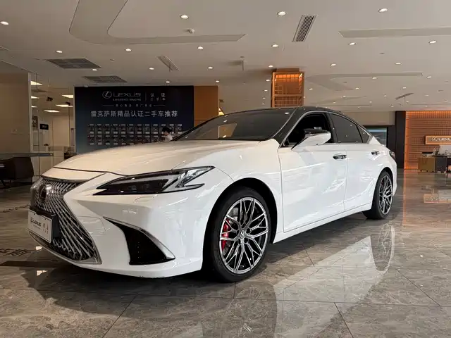 Lexus ES 2025 300h
