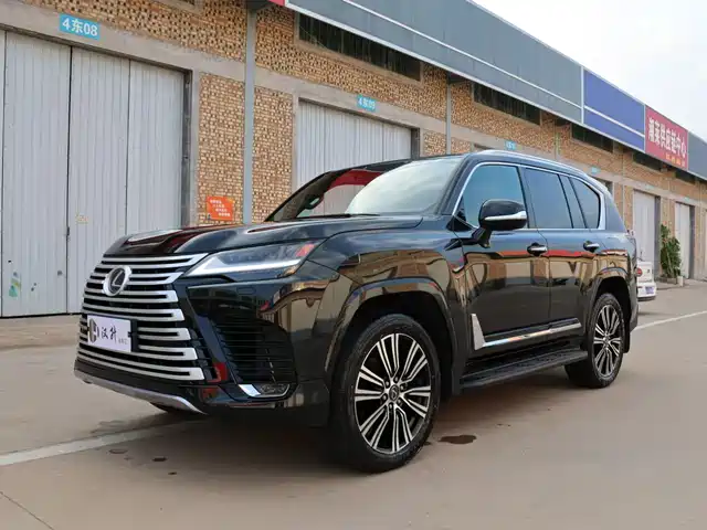 Lexus LX 2025 600