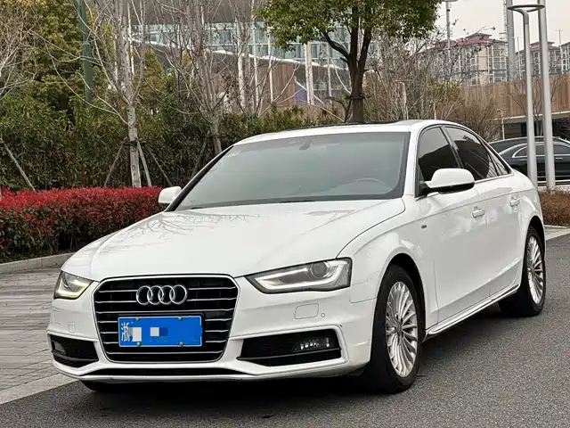Audi A4L 2016 35 TFSI S line Comfort