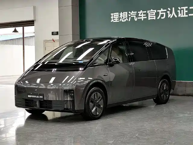 Li Auto MEGA 2025 Ultra