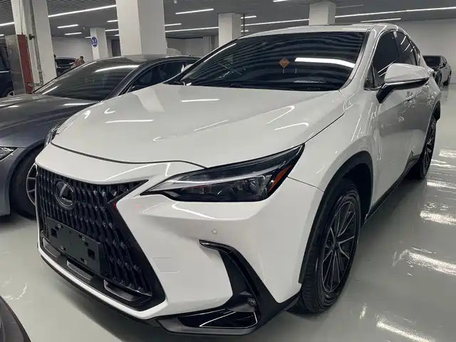 Lexus NX 2026 200