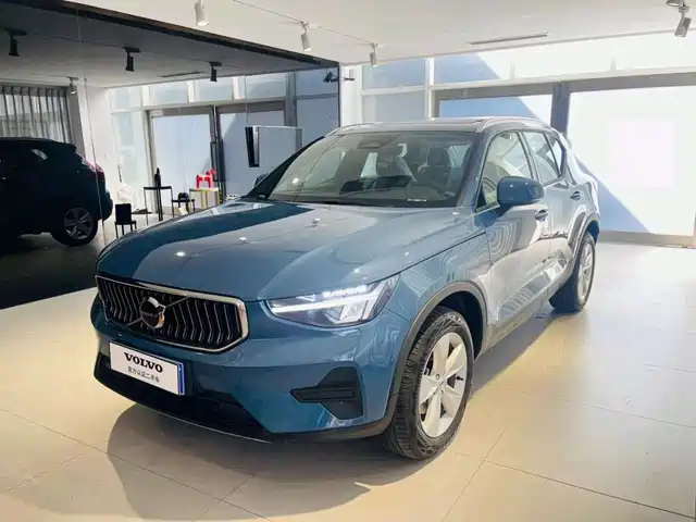 Volvo XC40 2023 B 3