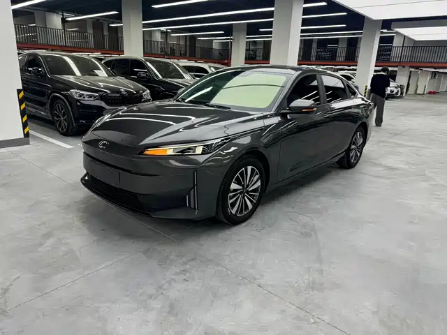 Changan Qiyuan A05 2025 70 Leading