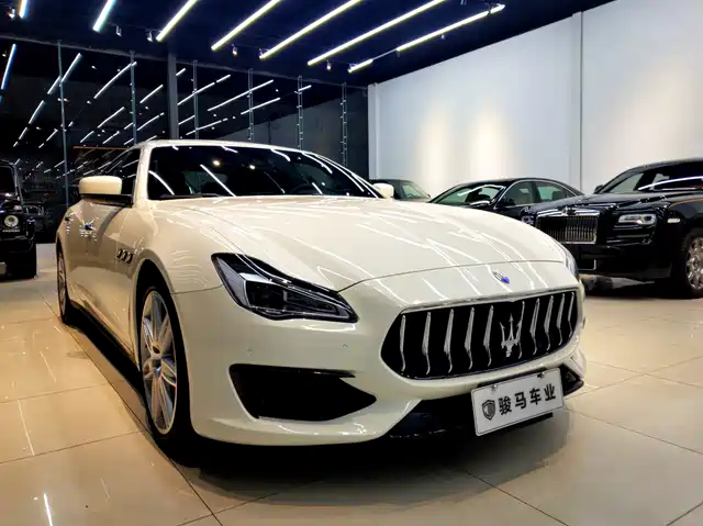 Maserati Quattroporte