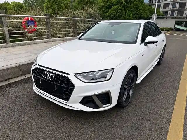 Audi A4L 2022 40 TFSI