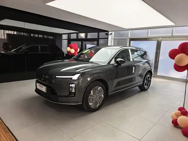 Volvo XC70 Hybrid 2026 4 WD Core