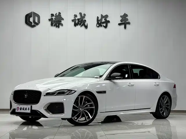 Jaguar XFL 2024 2.0 T P 300 4 WD