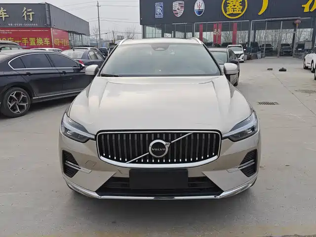 Volvo XC60 2024 B 5 4 WD
