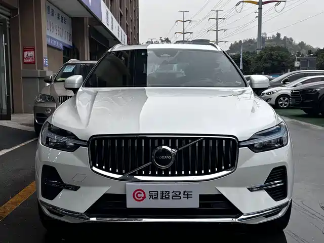 Volvo XC60 2022 B 5 4 WD