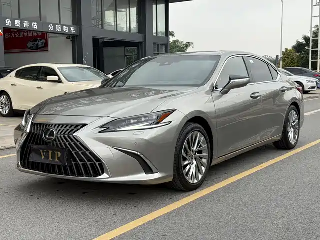 Lexus ES 2022 300h