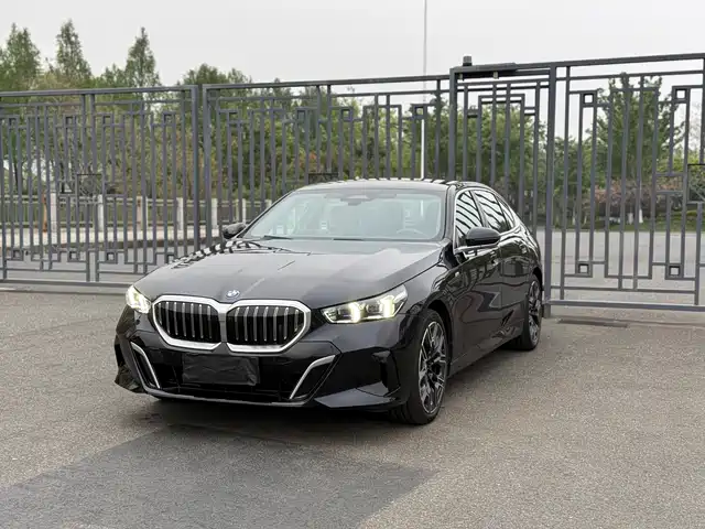 BMW 5-Series 2024 530 Li
