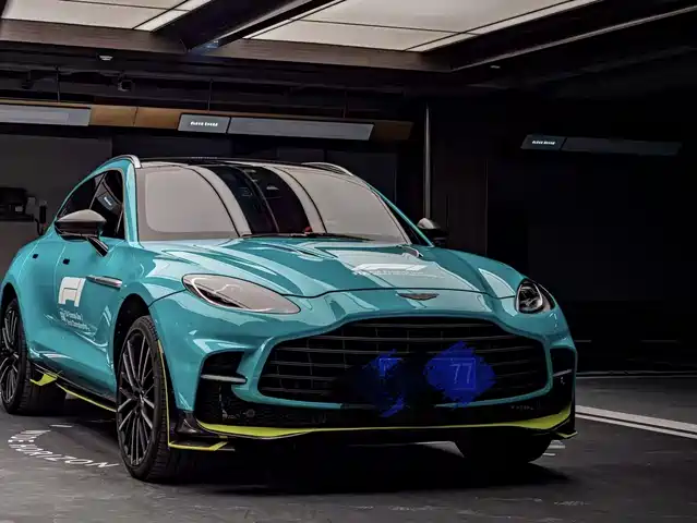 Aston Martin DBX 2021 4.0 T V 8