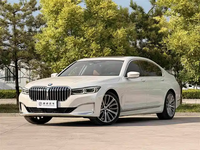 BMW 7-Series 2021 740 Li Leading