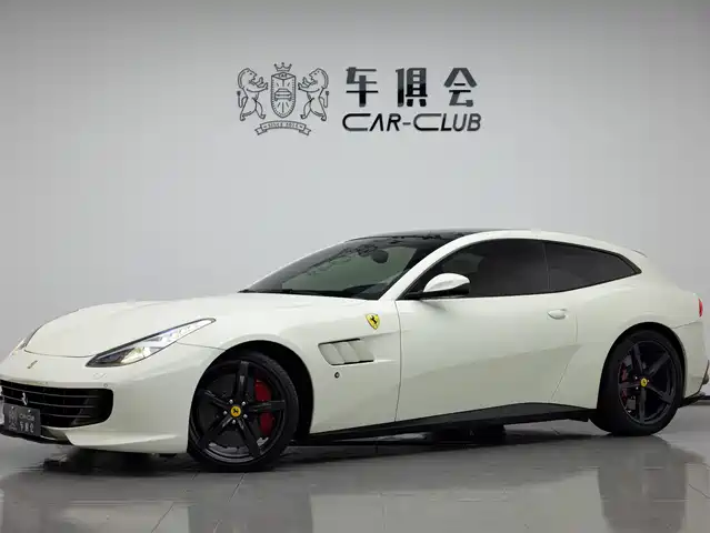 Ferrari GTC4 Lusso 2017 3.9 T V 8
