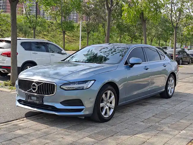Volvo S90 2018 T 4