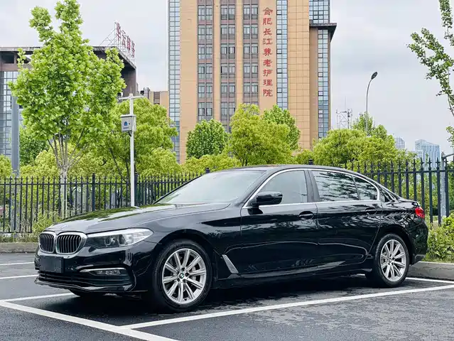BMW 5-Series 2018 528 Li