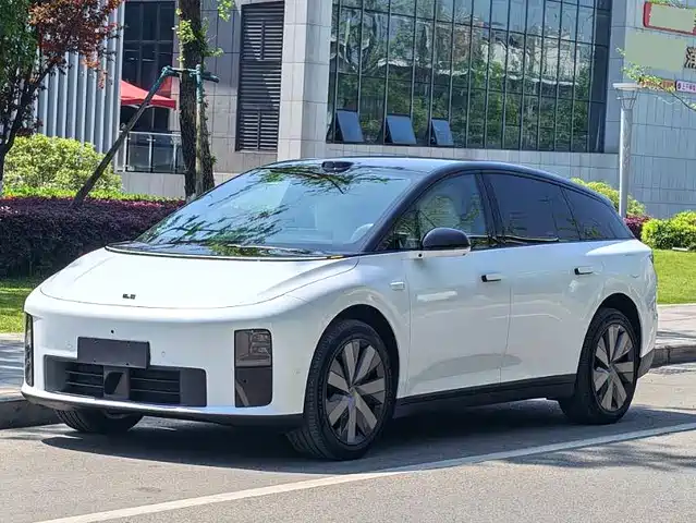Li Auto i 6 2025 2 WD