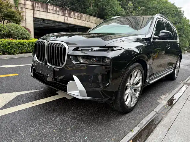 BMW X 7 2023 x Drive 40i Leading
