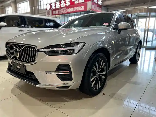 Volvo XC60 2022 B 5 4 WD