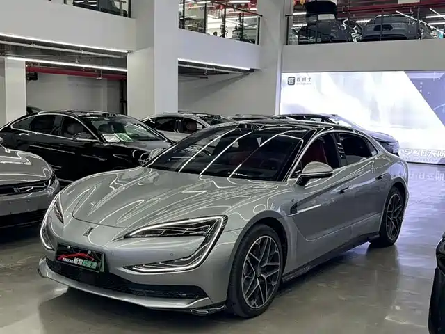 Yangwang U 7 2025 EV