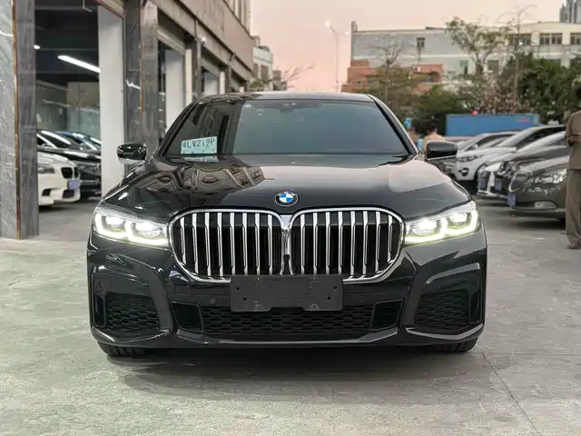 BMW 7-Series 2021 740 Li Leading M